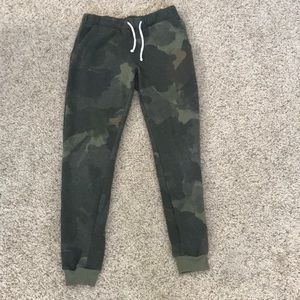 Super cute soft camo sweatpants